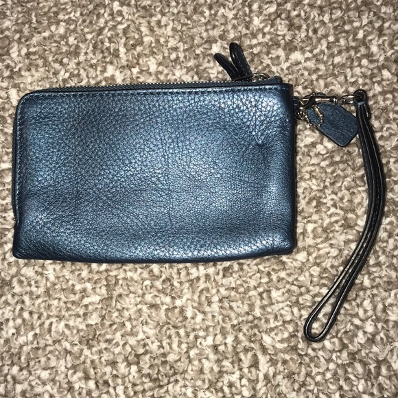 COACH dark blue wristlet! Price drop!! - Picture 4 of 8